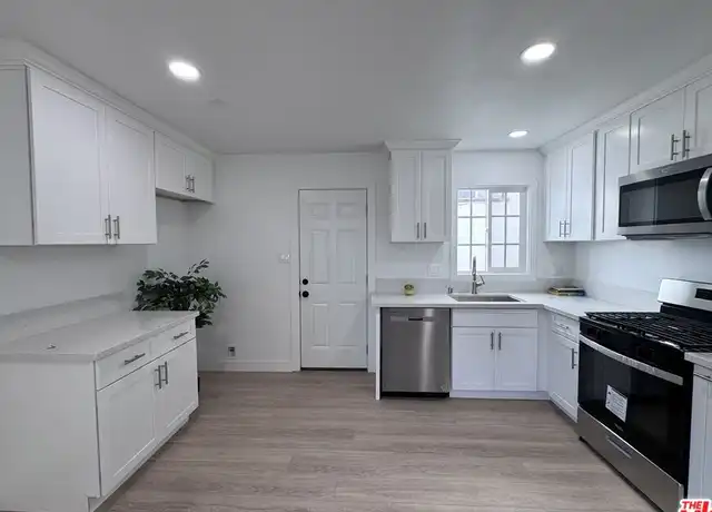 Property at 618 W 6th St Unit 618, Long Beach, CA, 90802, 2 beds, 1 bath, [object Object]