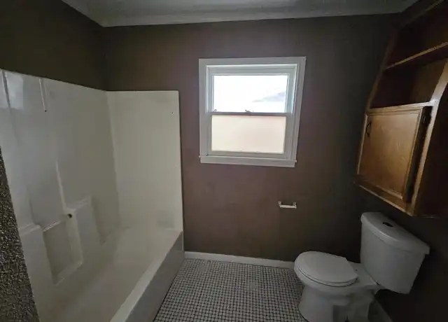 Property at 619 S 10th St, Killeen, TX, 76541, 3 beds, 1.5 baths, [object Object]