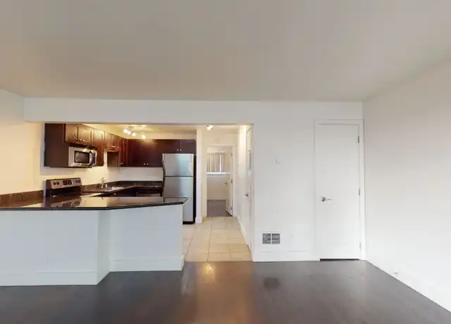 Property at 401 Harvard Ave (123) - 401 Harvard Ave E, Seattle, WA, 98102, 2 beds, 1-2 bath, [object Object]