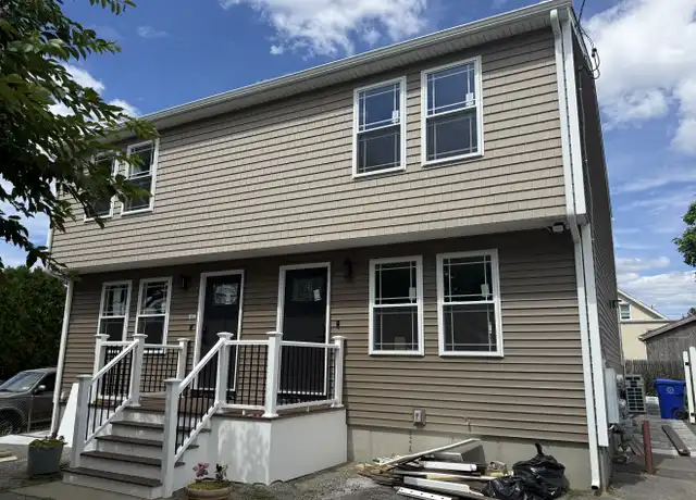 Property at 214 Grosvenor Ave Unit 214, East Providence, RI, 02914, 2 beds, 1.5 baths, [object Object]