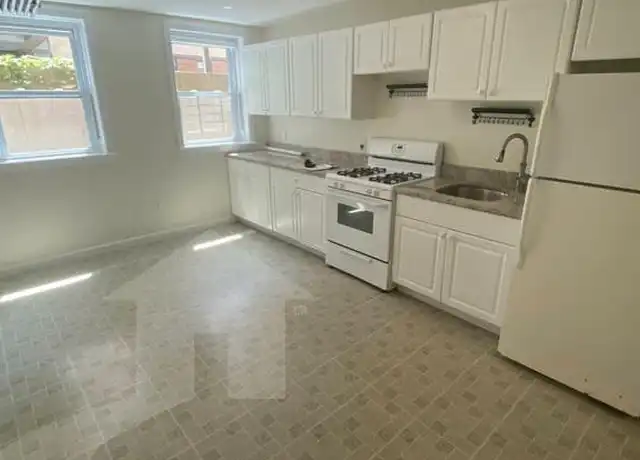 Property at 14 Centre St Unit 3, Cambridge, MA, 02139, 3 beds, 1 bath, [object Object]