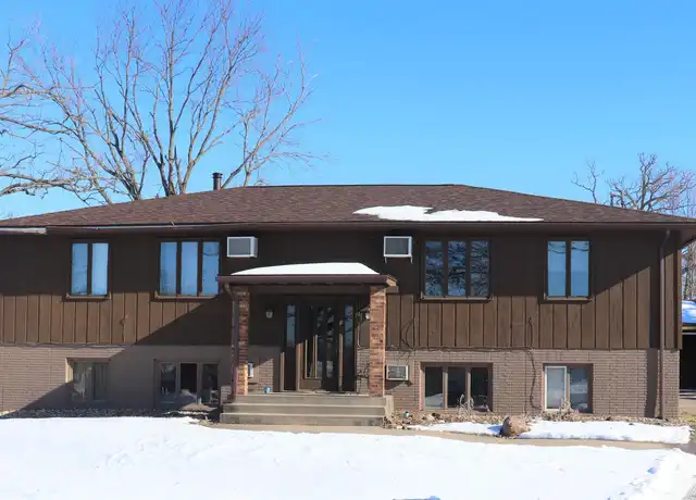 Property at 233 Harnett St NW, Cedar Rapids, IA, 52405, 2 beds, 1 bath, [object Object]