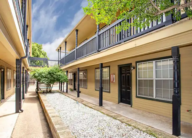 Property at 1326 S 11th St, Waco, TX, 76706, 1 bed, 1 bath, [object Object]