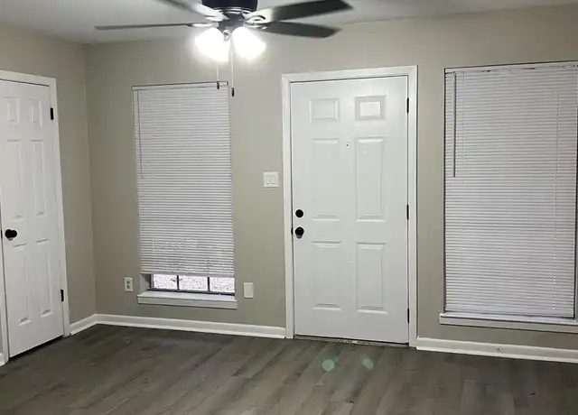 Property at 910 7th Ave N Unit 10, Texas City, TX, 77590, 1 bed, 1 bath, [object Object]