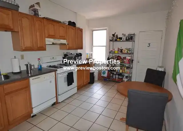Property at 1905 Beacon St Unit 2FP, Brookline, MA, 02445, 4 beds, 1 bath, [object Object]