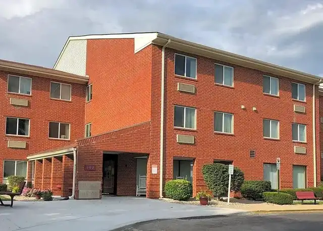 Property at 102 E Franklin St, Shelbyville, IN, 46176, 1 bed, 1 bath, [object Object]