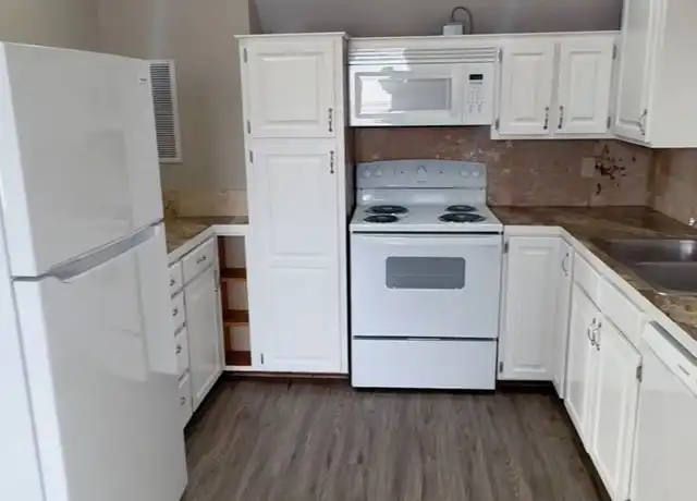 Property at 506 Bear Blvd, Springfield, MO, 65806, 1 bed, 1 bath, [object Object]