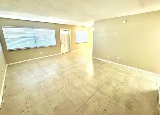 Property at Devon Manor Apartments - 3103 37th St N, Saint Petersburg, FL, 33713, 1-2 bed, 1-2 bath, [object Object]