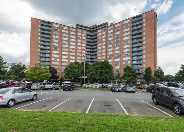 Photo of 4901 Seminary Rd, Alexandria, VA 22311