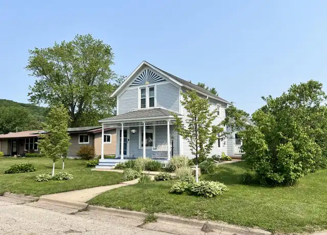 Property at 418 N 1st St, La Crescent, MN, 55947, 2 beds, 1 bath, [object Object]