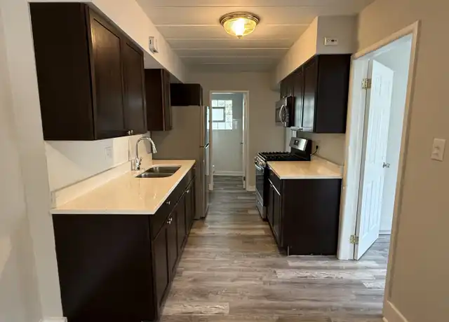 Property at 6705 Stanley Ave Unit 18, Berwyn, IL, 60402, 2 beds, 1 bath, [object Object]