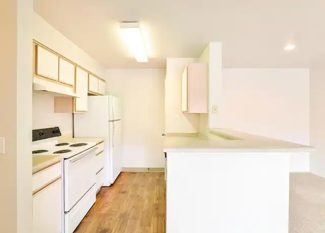 Property at Cambridge Crossing Apartments - 915 SW 163rd Ave, Beaverton, OR, 97006, 1-2 bed, 1-2 bath, [object Object]