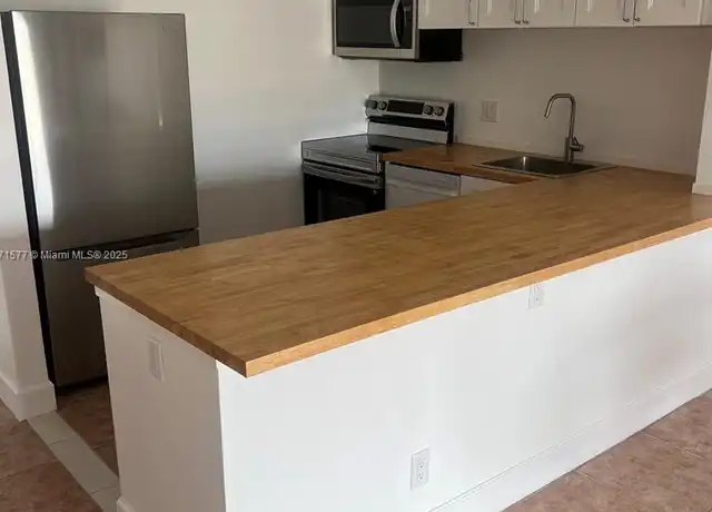 Property at 1455 N Treasure Dr Unit 5B, North Bay Village, FL, 33141, 1 bed, 1 bath, [object Object]