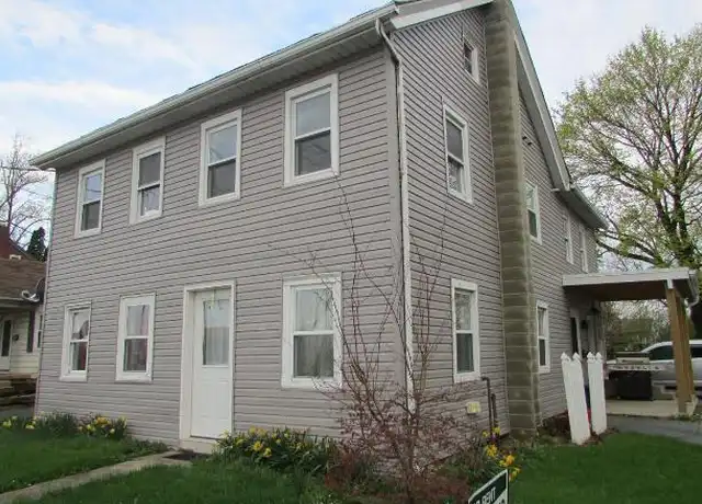 Property at 533 W Main St, New Holland, PA, 17557, 3 beds, 1 bath, [object Object]