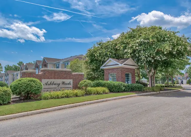 Photo of 32 Ashbury Woods Dr, Huntsville, AL 35824