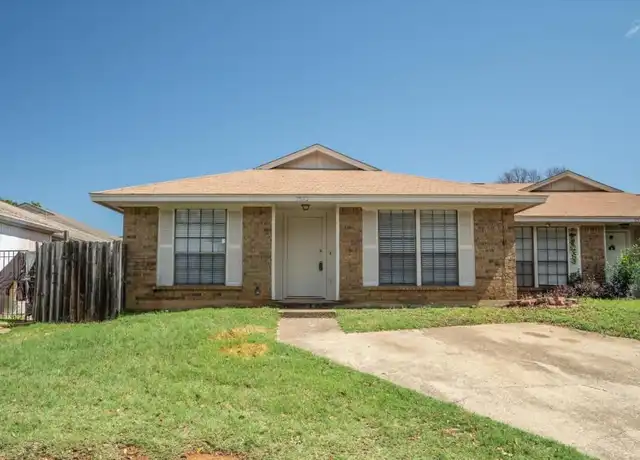 Property at 2502 Windy Pine Ln, Arlington, TX, 76015, 2 beds, 2 baths, [object Object]