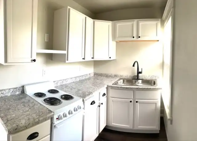 Property at 201 W Jefferson Ave Unit 1, Fairfield, IA, 52556, 1 bed, 1 bath, [object Object]
