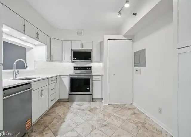 Property at 1805 Crystal Dr Unit 617S, Arlington, VA, 22202, 1 bed, 1 bath, [object Object]