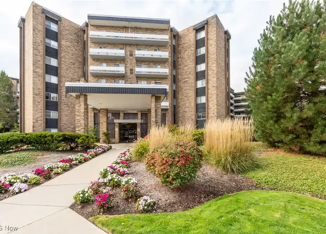 Property at 2202 Acacia Park Dr #2315, Cleveland, OH, 44124, 3 beds, 2 baths, [object Object]