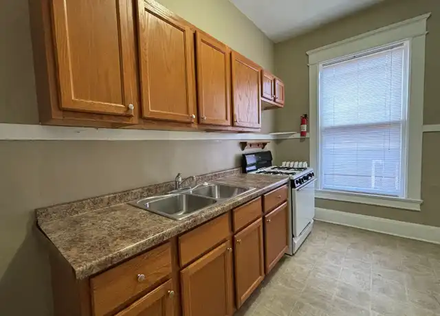 Property at 296 Bates Ave Unit 10A, St Paul, MN, 55106, 1 bed, 1 bath, [object Object]