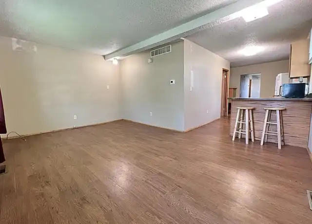 Property at 202 14th Ave SW, Cedar Rapids, IA, 52404, 3 beds, 1 bath, [object Object]