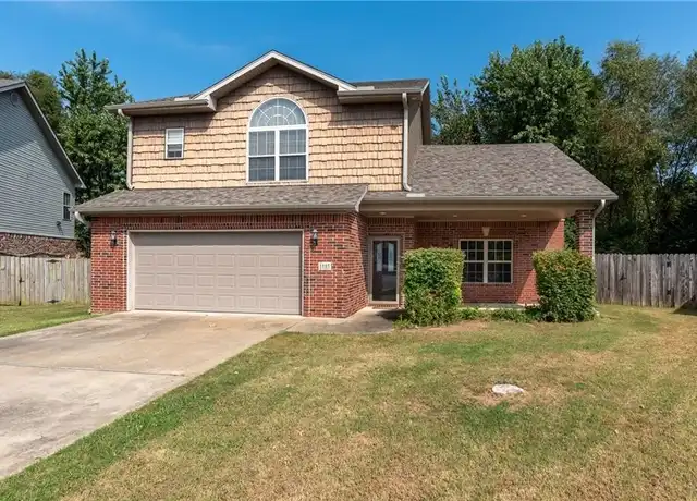 Property at 1103 SE Phoenix St, Bentonville, AR, 72712, 3 beds, 2 baths, [object Object]