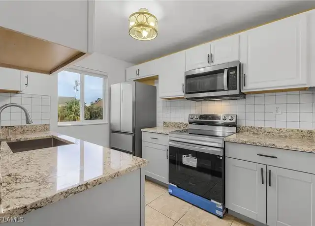 Property at 12640 Kenwood Ln Unit C, Fort Myers, FL, 33907, 2 beds, 2 baths, [object Object]