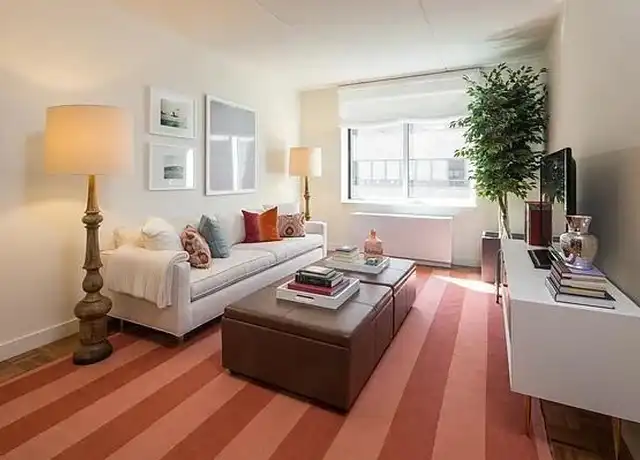 Property at 530 W 45th St Unit 10M, New York, NY, 10036, 2 beds, 1 bath, [object Object]