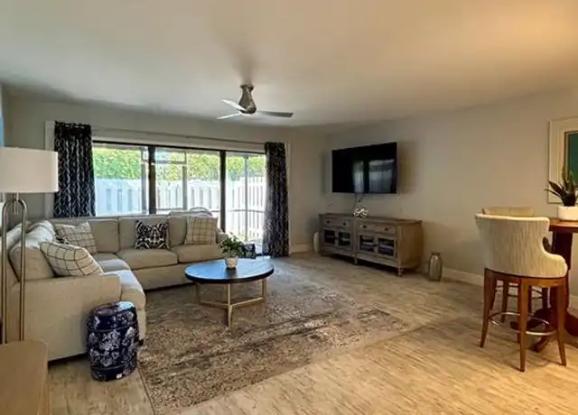 Property at 800 Meadowland Dr Unit 26-4, Naples, FL, 34108, 2 beds, 2.5 baths, [object Object]