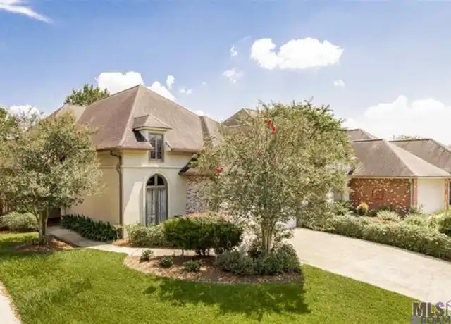 Property at 10801 N Shoreline Ave, Baton Rouge, LA, 70809, 3 beds, 2 baths, [object Object]