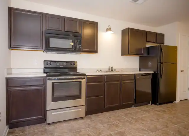 Property at 100 Boyd Pl #4, Winchester, KY, 40391, 1 bed, 1 bath, [object Object]