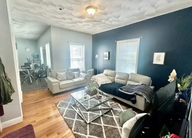 Property at 125 Bow St Unit 1R, Everett, MA, 02149, 1 bed, 1 bath, [object Object]