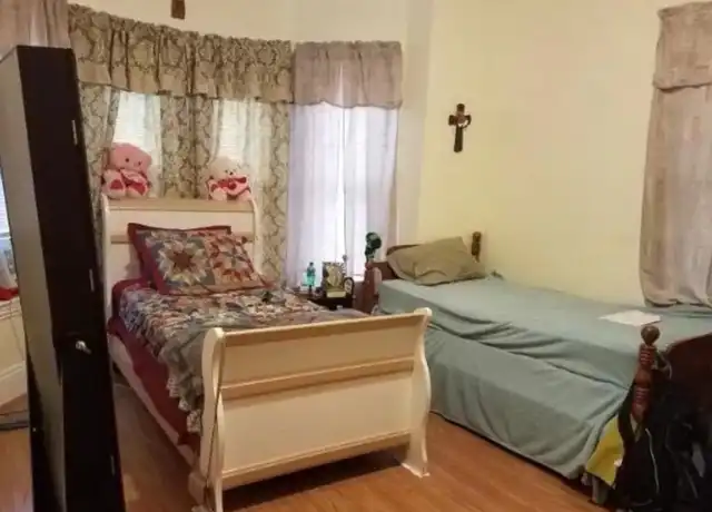 Property at 141 Charles St, Waltham, MA, 02453, 1 bed, 1 bath, [object Object]