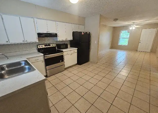 Property at 1479 N Melrose Dr, Avon Park, FL, 33825, 2 beds, 1 bath, [object Object]