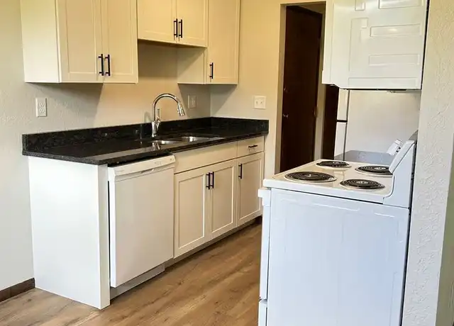 Property at 815 Driftwood Dr Unit 82501R, St Cloud, MN, 56303, 1 bed, 1 bath, [object Object]