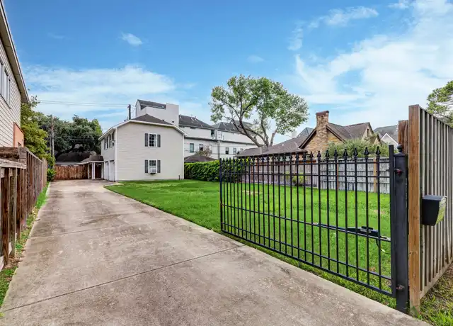 Property at 2031 W Main St, Houston, TX, 77098, 1 bed, 1.5 baths, [object Object]