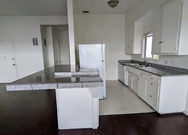 Property at 1218 Larrabee St Unit 10, West Hollywood, CA, 90069, 1 bed, 1 bath, [object Object]