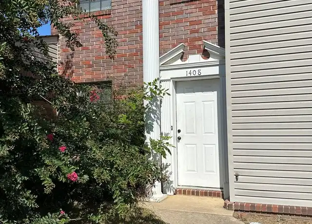 Property at 1408 University Dr, Russellville, AR, 72801, 2 beds, 1.5 baths, [object Object]