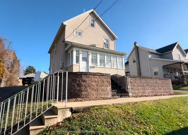 Property at 19 Parker Ave, Franklin, PA, 16323, 4 beds, 2 baths, [object Object]