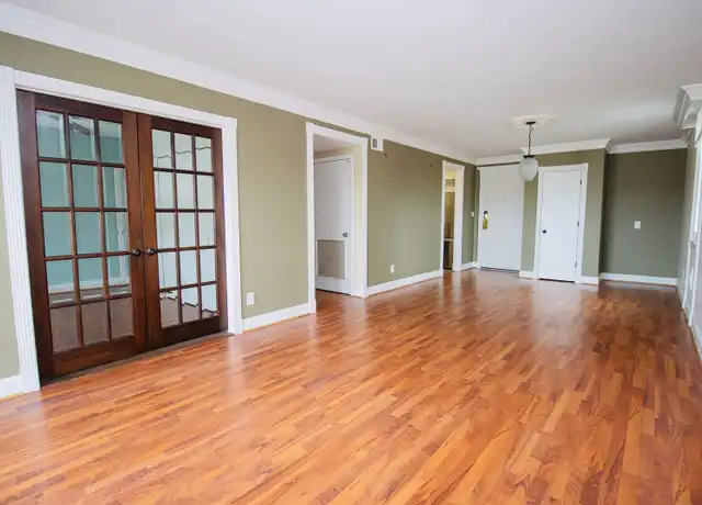 Property at 619 King St, Columbia, SC, 29205, 2 beds, 2 baths, [object Object]