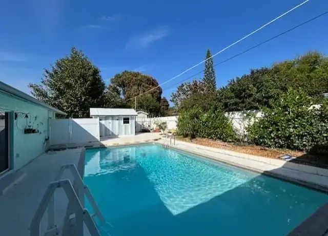 Property at 1301 SE Sandpiper Ln, Stuart, FL, 34996, 2 beds, 2 baths, [object Object]