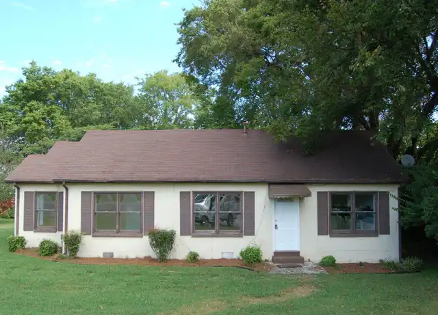 Property at 214 Campus Dr, Hendersonville, TN, 37075, 2 beds, 1 bath, [object Object]