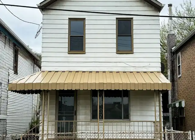 Property at 707 Harriet St, Mc Kees Rocks, PA, 15136, 2 beds, 1 bath, [object Object]