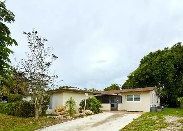 Property at 6745 Venetian Dr, Lake Worth, FL, 33462, 3 beds, 2.5 baths, [object Object]