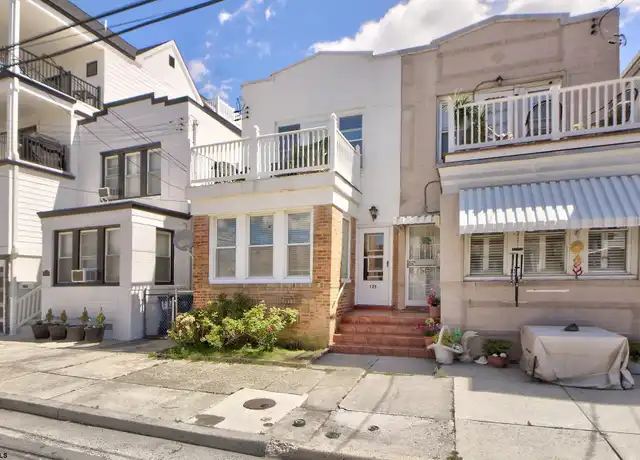 Property at 135 N Newport Ave, Ventnor City, NJ, 08406, 3 beds, 2 baths, [object Object]