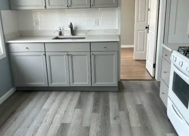 Property at 136 Carlton Ave Unit 2, East Rutherford, NJ, 07073, 3 beds, 1 bath, [object Object]