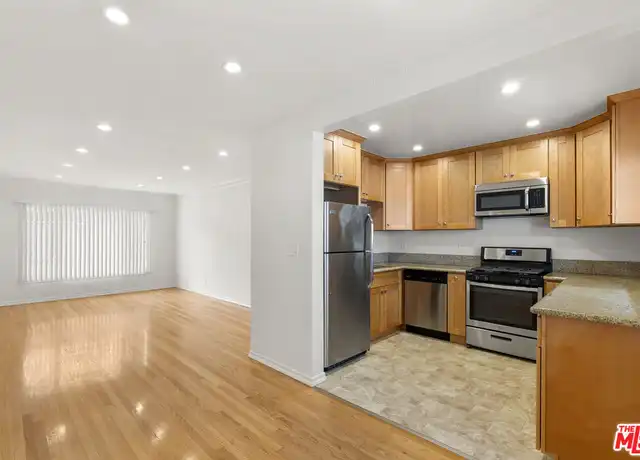 Property at 1235 N Harper Ave Unit 24, West Hollywood, CA, 90046, 1 bed, 1 bath, [object Object]