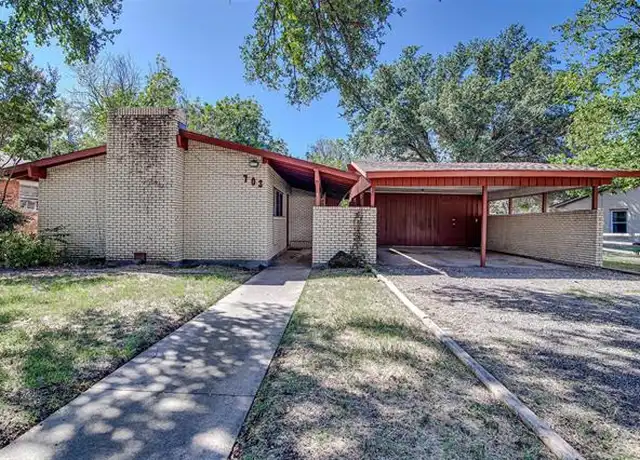 Property at 703 Country Club Rd, Cleburne, TX, 76033, 2 beds, 2 baths, [object Object]