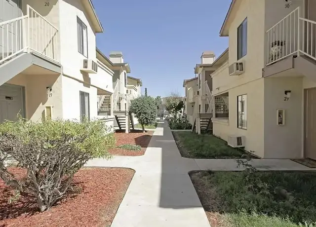 Photo of 744 W Fallbrook St, Fallbrook, CA 92028