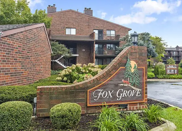 Photo of 735 E Irving Park Rd, Roselle, IL 60172